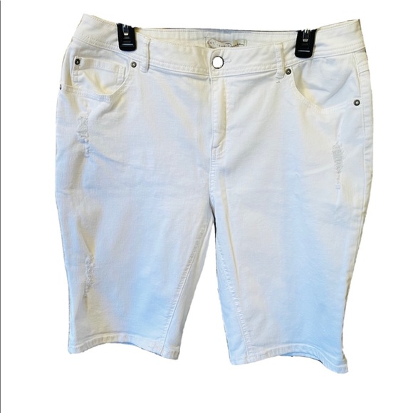 New Ladies EST 1946 DENIM White Denim Capris, Size 16W - Picture 1 of 5